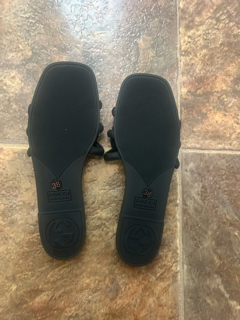 Gucci Black Rubber Logo Slide Sandals with Raised GG Emblem - Picture 2 of 3